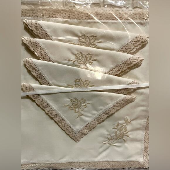 NWT Vintage placements and napkins from Home Beautiful Creations by Vicki - Picture 3 of 6